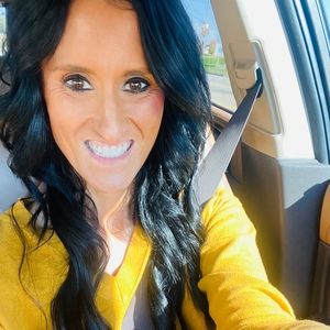 Meet your Posher, Mara